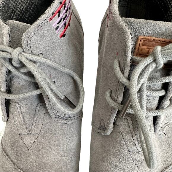 Toms | Size 7.5 Wedge Suede Embroidered Bootie Lace Up Desert Grey Southwestern - Picture 4 of 9